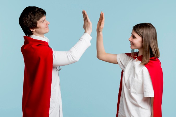 الشباب مقابل البنات 