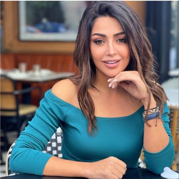 خبيرة ومصممة ديكورات حفلات الزفاف نغم كليب