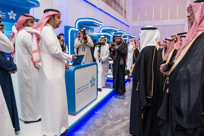 خلال زيارة الوزير لجناح تجمع حائل