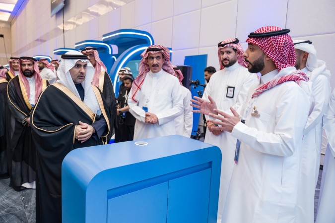 خلال زيارة وزير الصحة لجناح تجمع الجوف الصحي