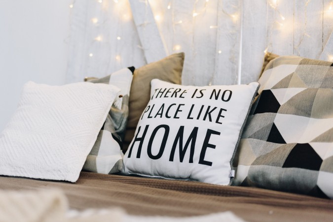 وسائد منزية جميلة