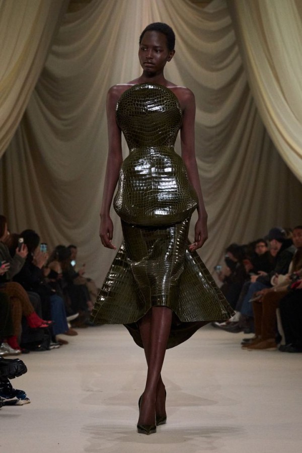 آشي ستوديو Ashi Studio في أسبوع باريس للموضة 2026- الصورة من Launchmetrics/Spotlight©