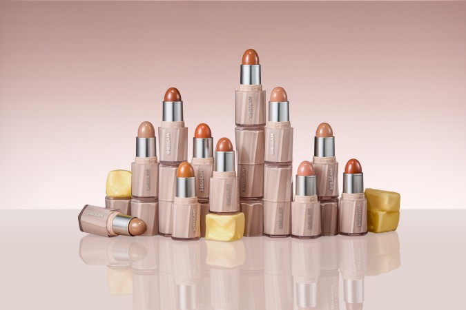 مكياج متكامل مع  SHEGLAM إشراقة ناعمة ولمسة احترافية