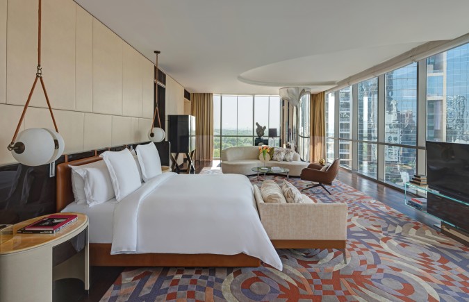 لقطة لإحدى غرف فندق فورسيزونز مركز دبي المالي العالمي
