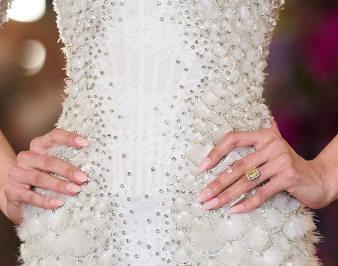 مناكير للبشرة الفاتحة 