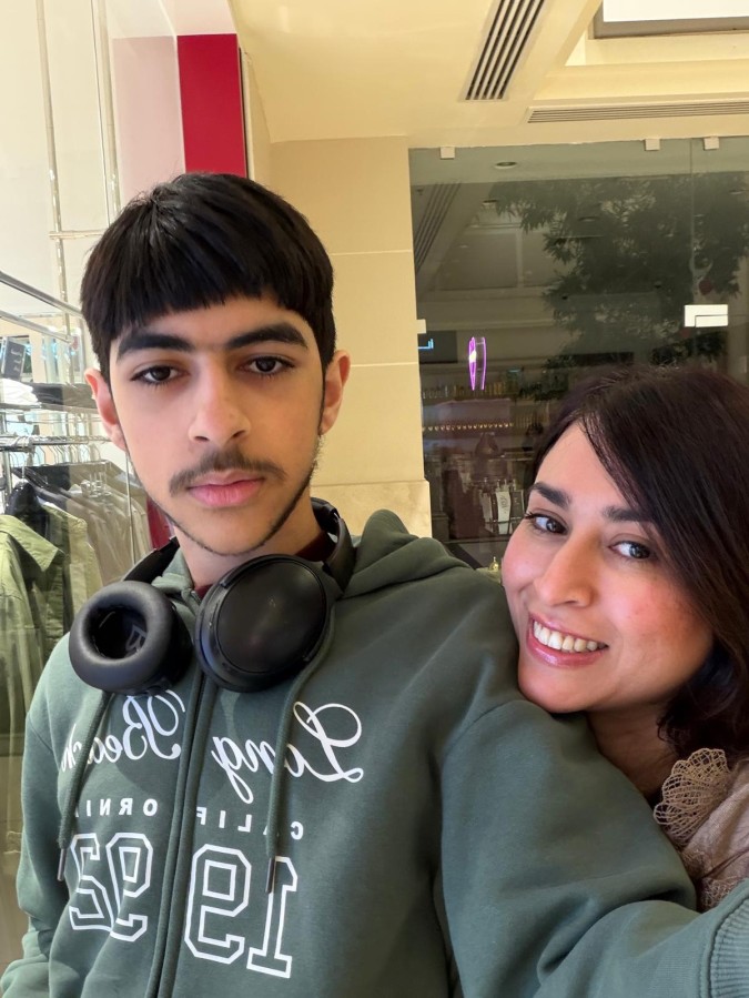 أ. ياسمين عيسى القلاف وإبنها ياسين