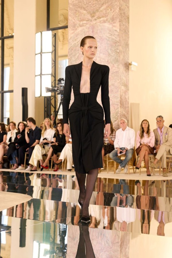 من سكياباريللي Schiaparelli  خريف وشتاء 2026- 2027 - الصورة من العلاقات العامة