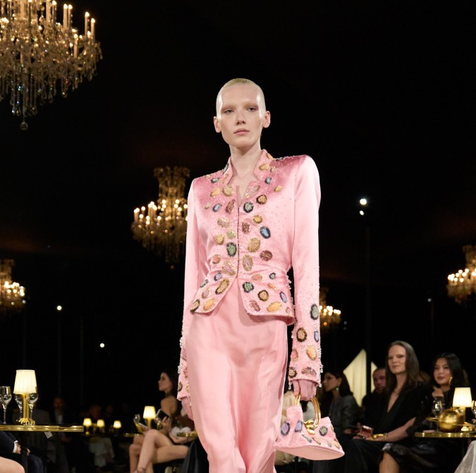 زي وردي من سكياباريللي Schiaparelli لصيف 2027- الصورة من العلاقات العامة للدار