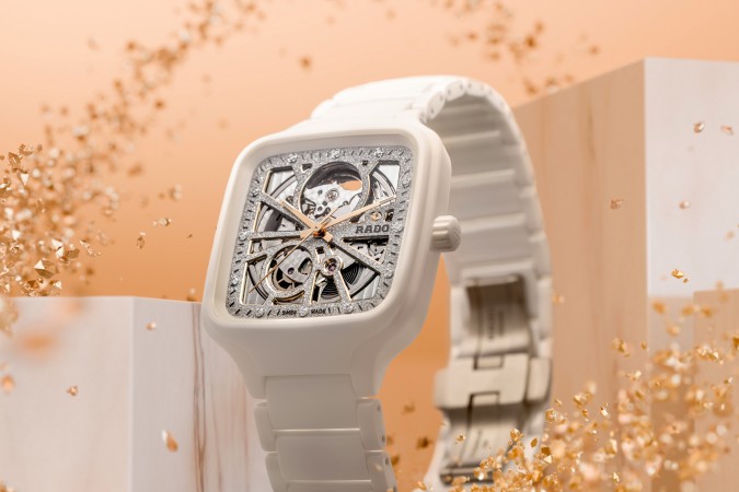 ساعة TRUE SQUARE OPEN HEART من رادو