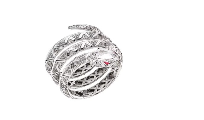 سوار Serpenti Infinia من بولغاري Bvlgari