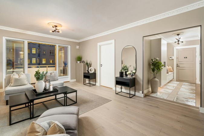 شقة مودرن مؤثثة مع مرآة