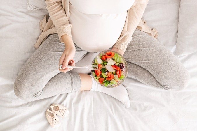 ​     اتباع الحامل لنظام غذائي صحي ​