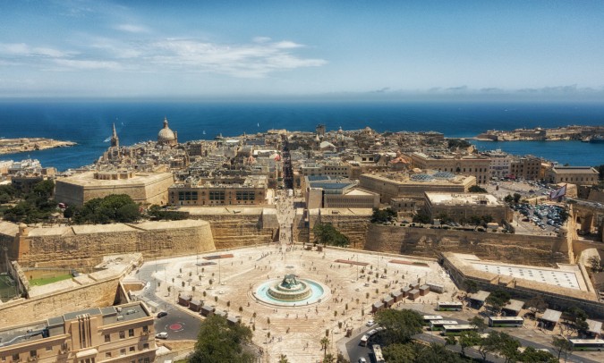 متعة السياحة في فاليتا