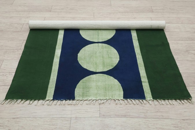 سجادة يدوية الصنع