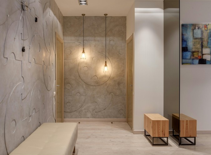 ممر منزلي بجدران ذات ملمس مميز