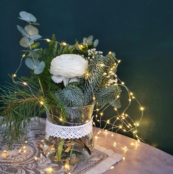 وعاء زجاجي مستخدم في التزيين