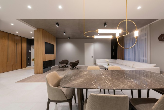 غرفة طعام لافتة بديكوراتها