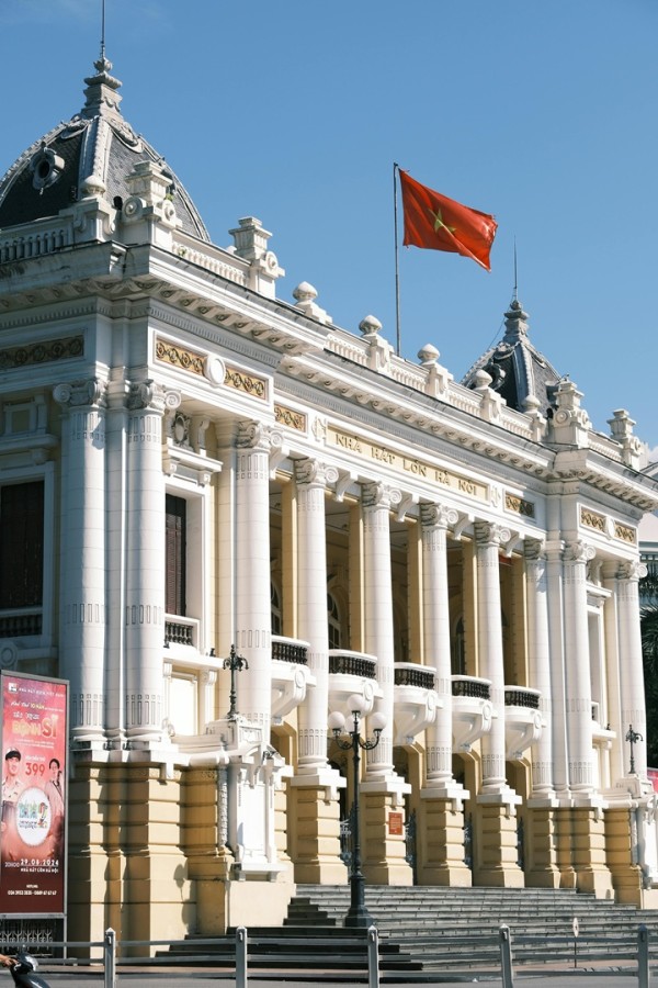 دار الأوبرا في هانوي عاصمة فيتنام
