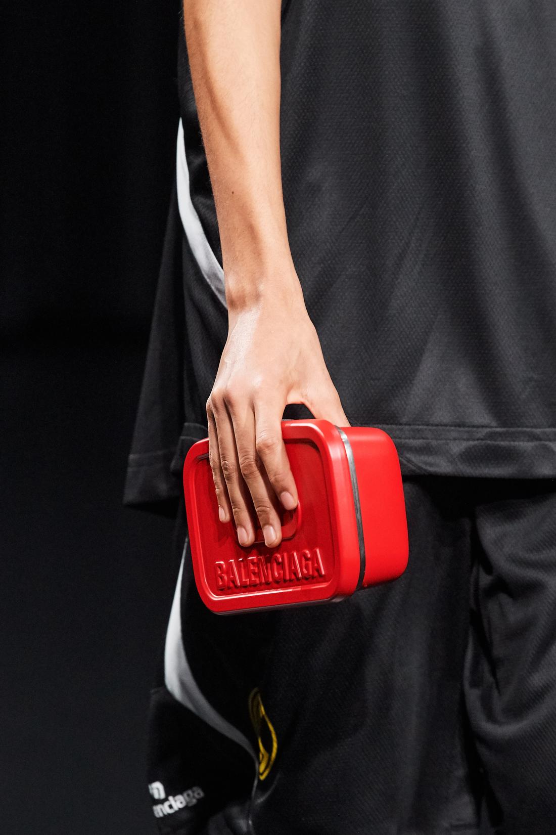 BALENCIAGA
