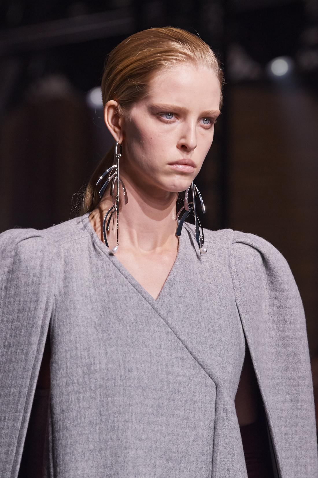 GIVENCHY