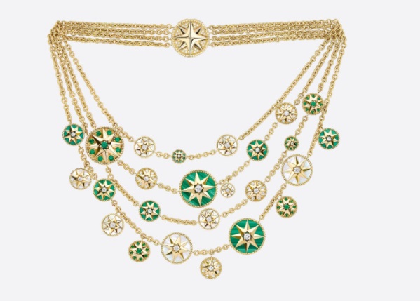 عقد من الذهب الأصفر المرصع بالألماس والزمرد من Dior