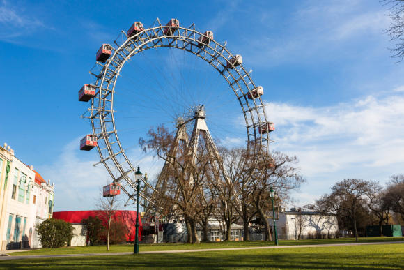 حلّقي عالياً مع عجلة "رينسنراد" Riesenrad