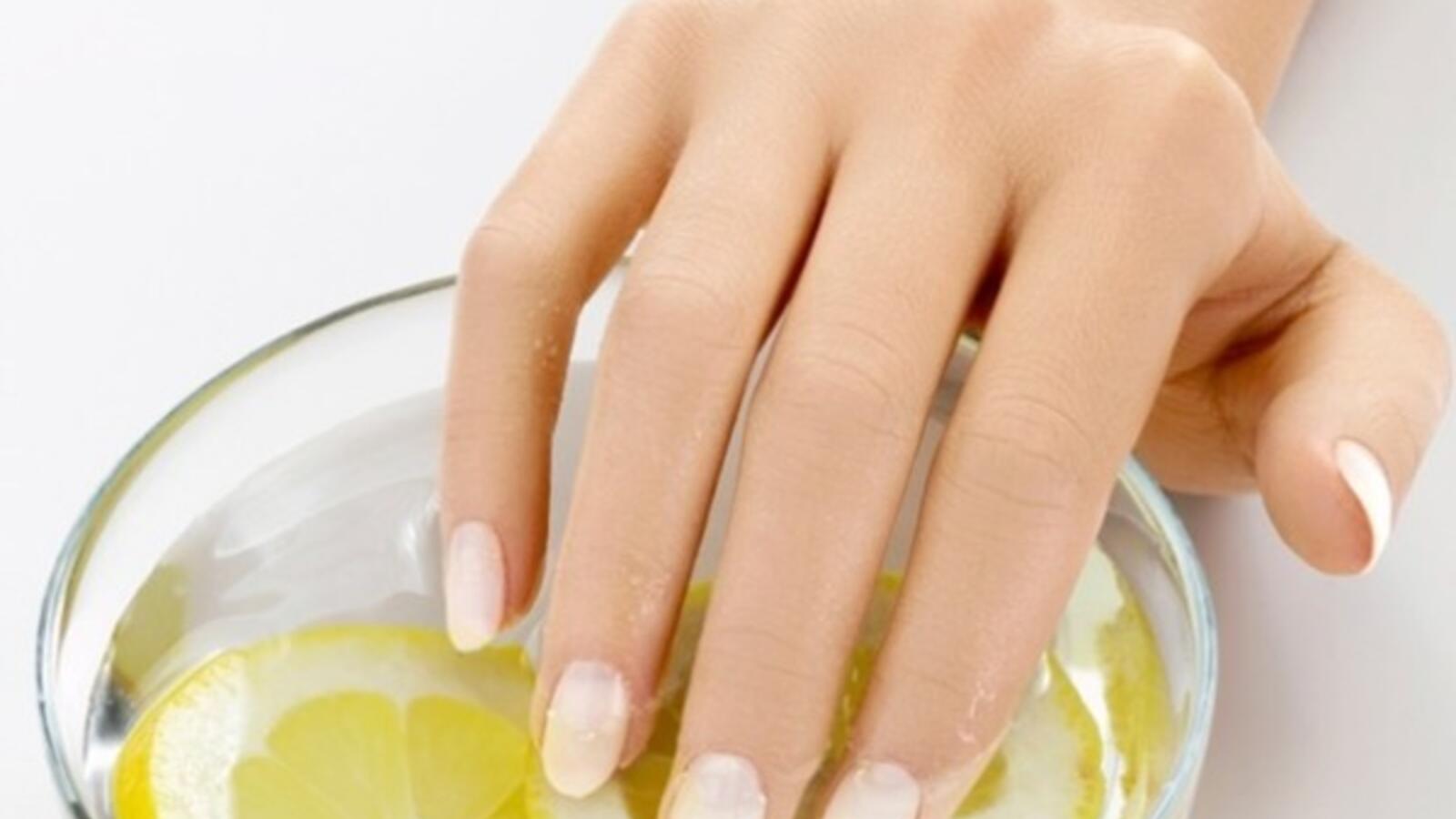 خلطات تبييض المنطفة المحيطة بالأظافر 