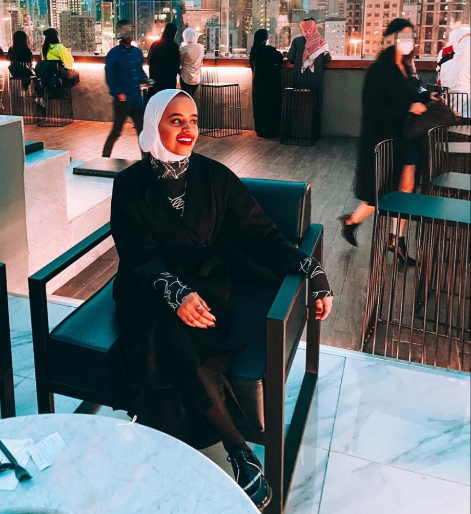 خيارات اللون الأسود من لولوة الخطاف
