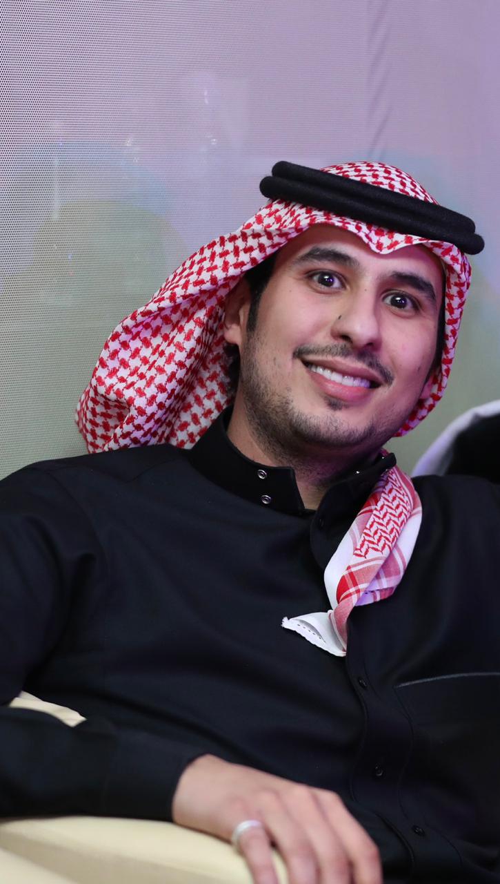 الشاعر واحد