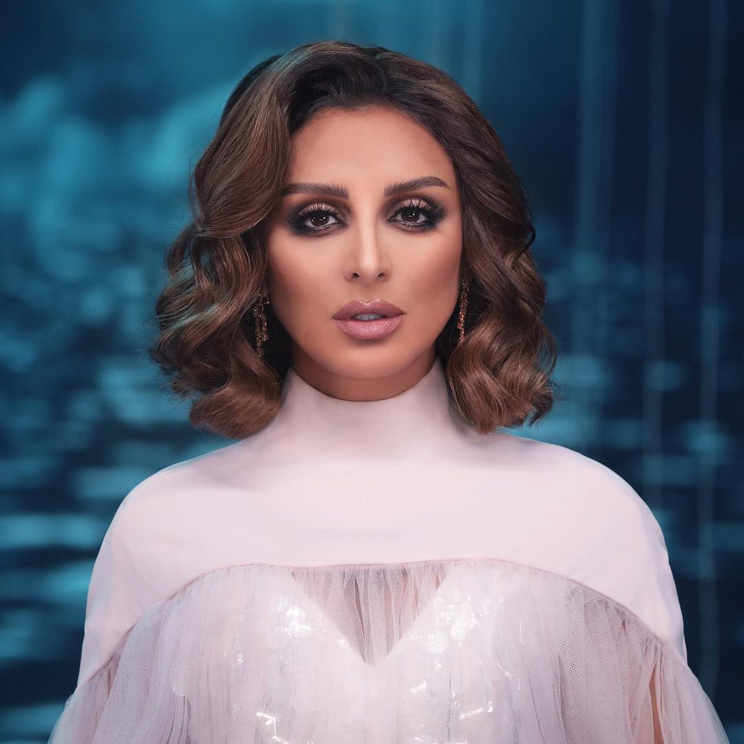 مكياج سموكي حاد