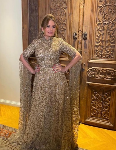 يسرا بفستان ذهبي لرامي قاضي