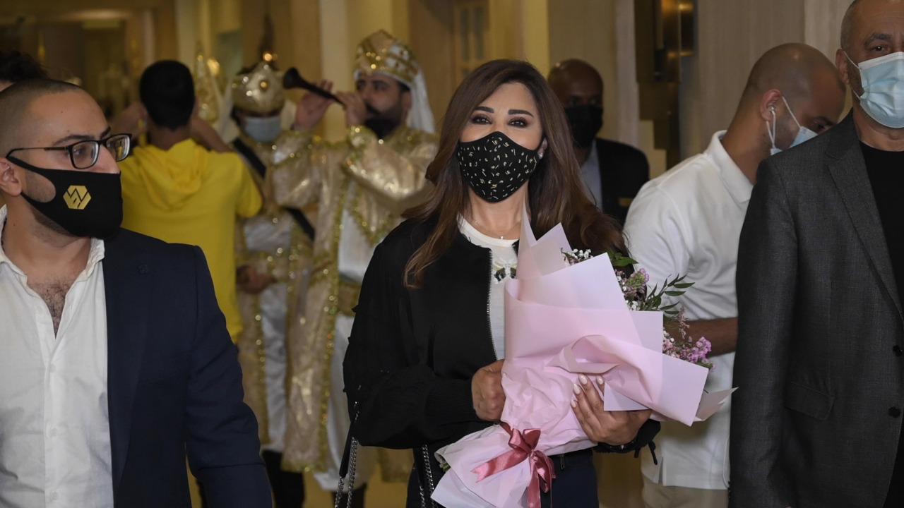 نجوى كرم تصل الى دبي
