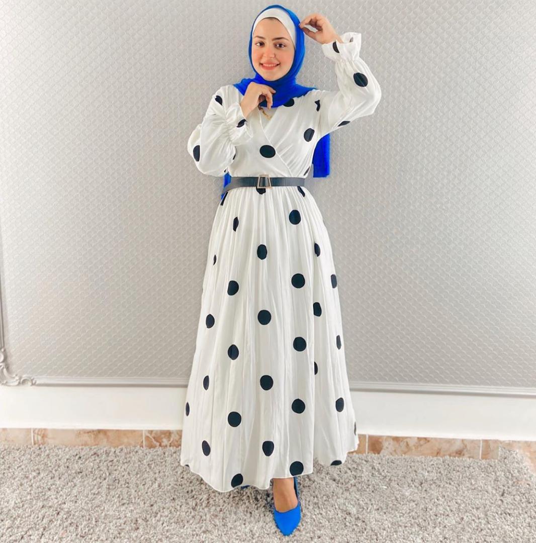 الفساتين المنقطة 