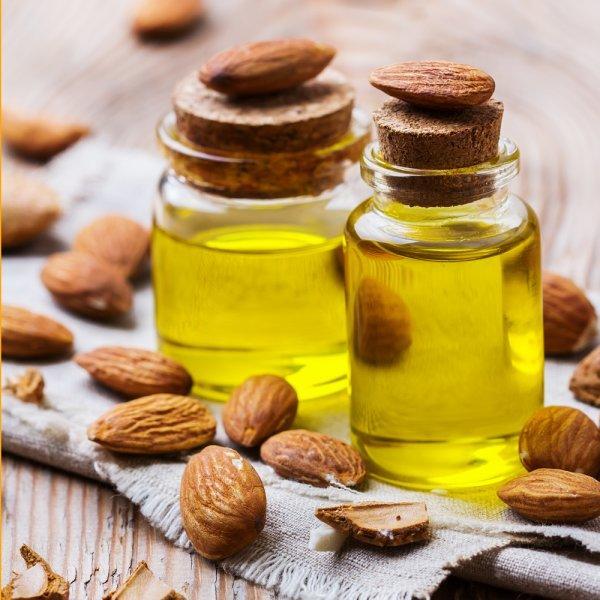خليط زبدة الشيا وزيت اللوز الحلو