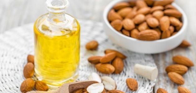 ماسك الموز وزيت اللوز الحلو
