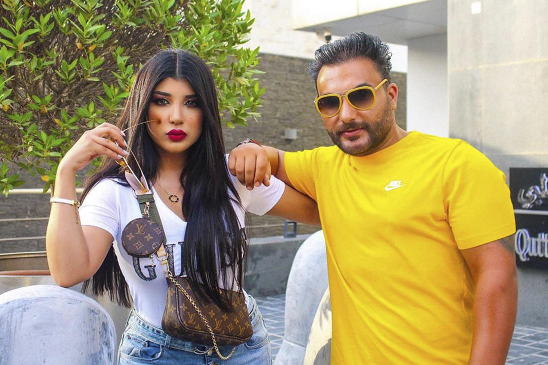 سارة الكندري وزوجها