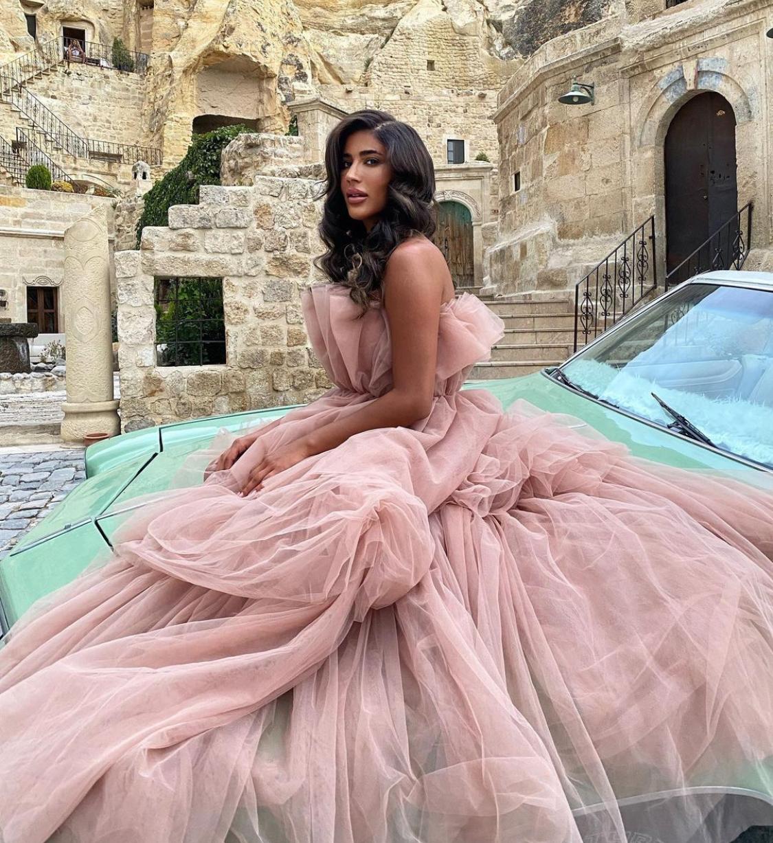 خيارات الفساتين المناسبة للمناسبات
