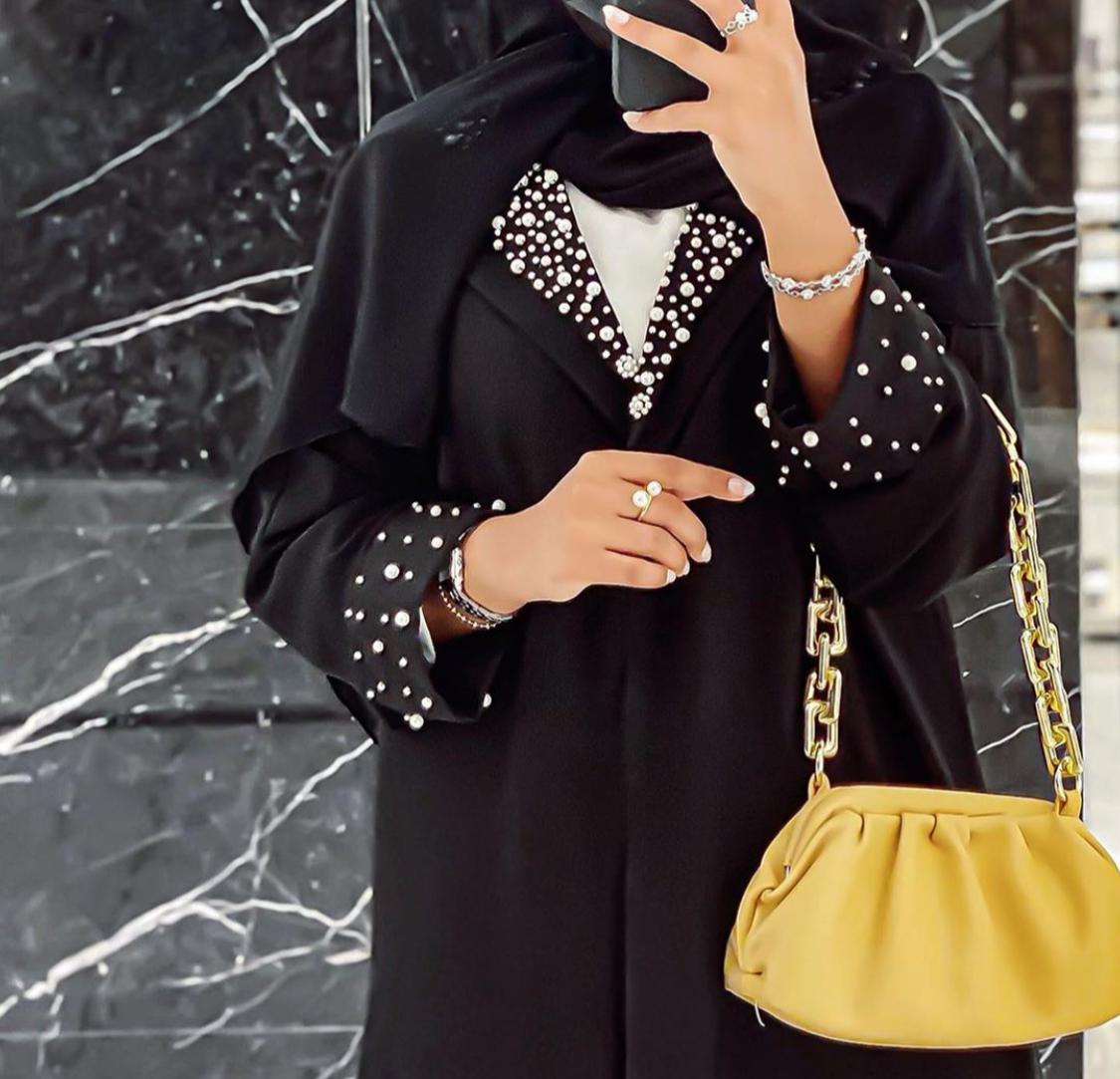 العبايات المطرزة لعام ٢٠٢١