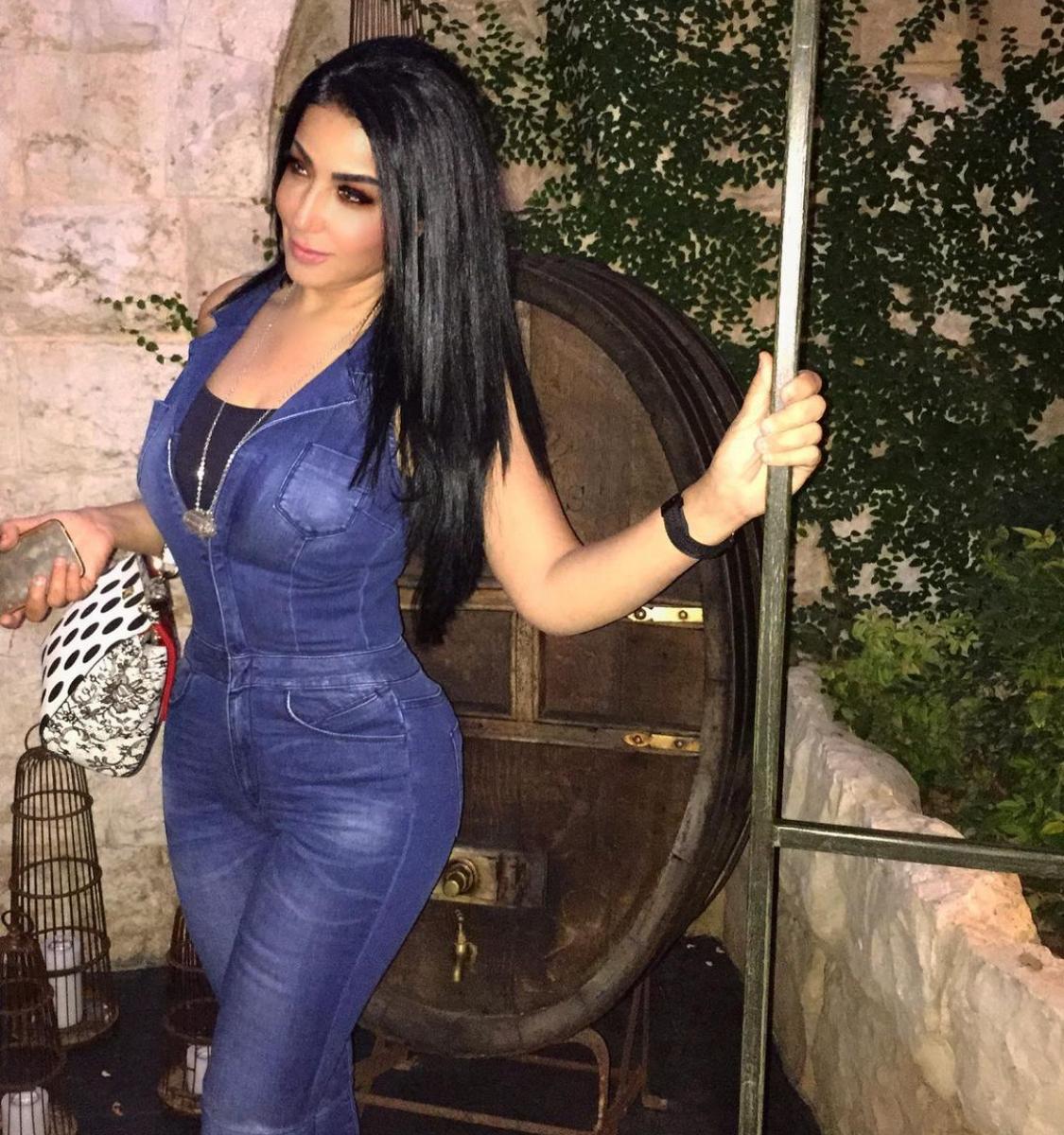 تنسيقات الجمبسوت بأسلوب سمية الخشاب