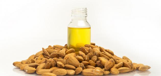 زيت اللوز والبيض