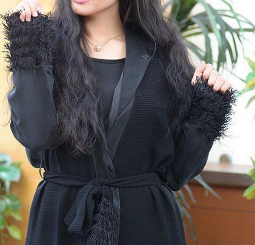 عبايات لذوات جسم الساعة الرملية