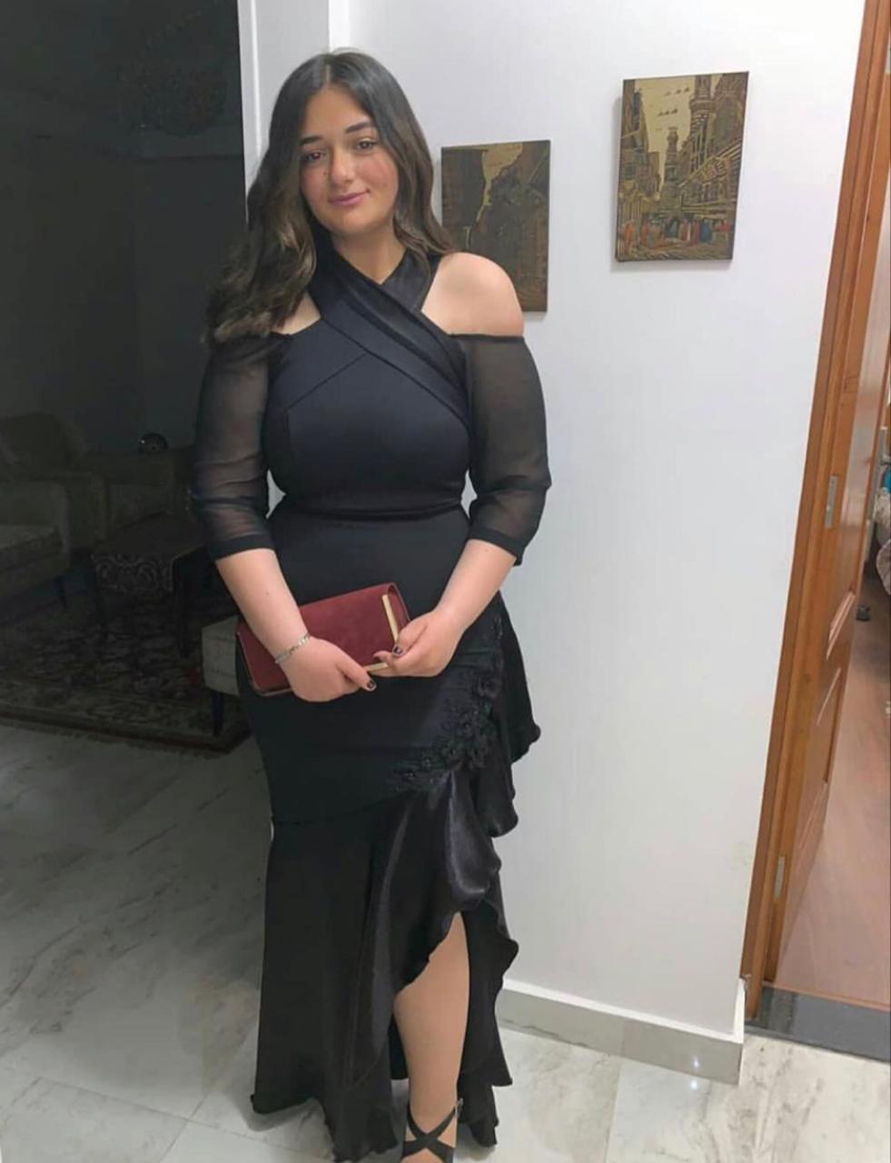 الفساتين السوداء من وحي ملك زاهر
