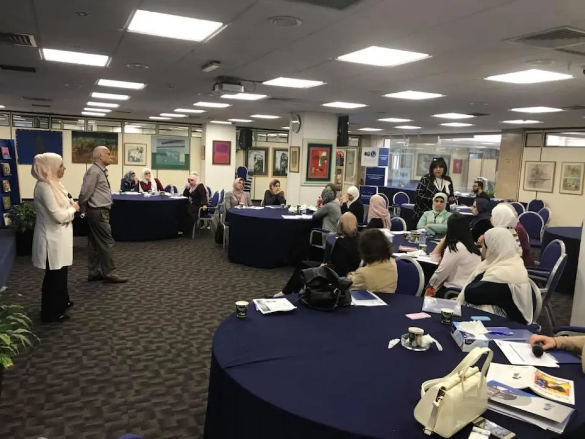 عدد من المشاركين في الورشة.jpg
