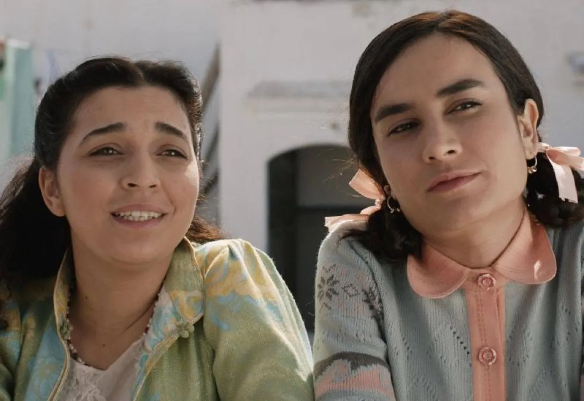 شخصيتا نفيسة وفطومة بمشهد من العمل.jpg