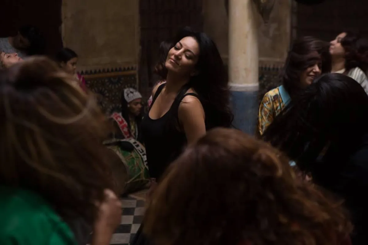 مريم التوزاني بمشهد من العمل.jpg