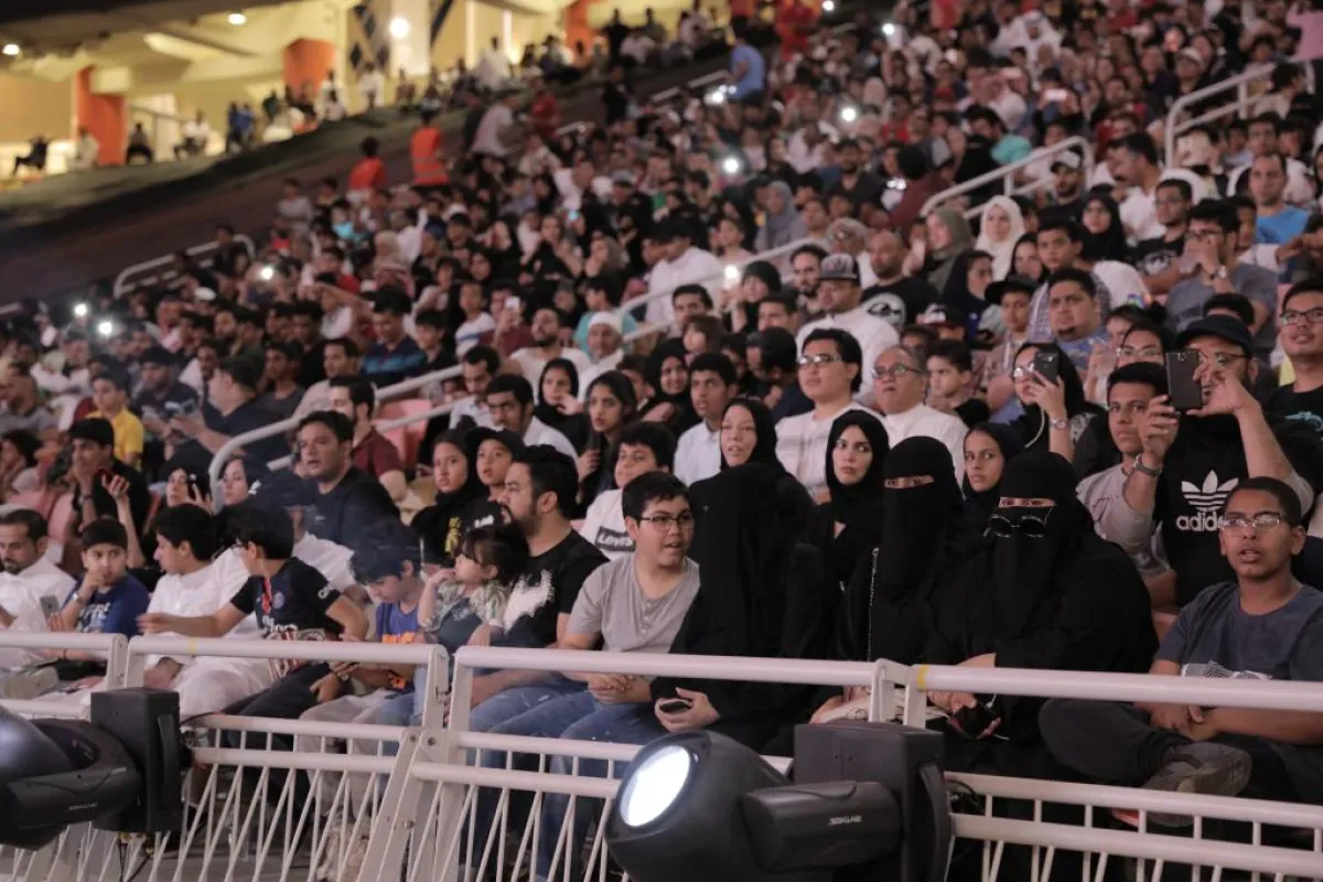 حضور نسائي كبير لأول عرض للمصارعة في جدة