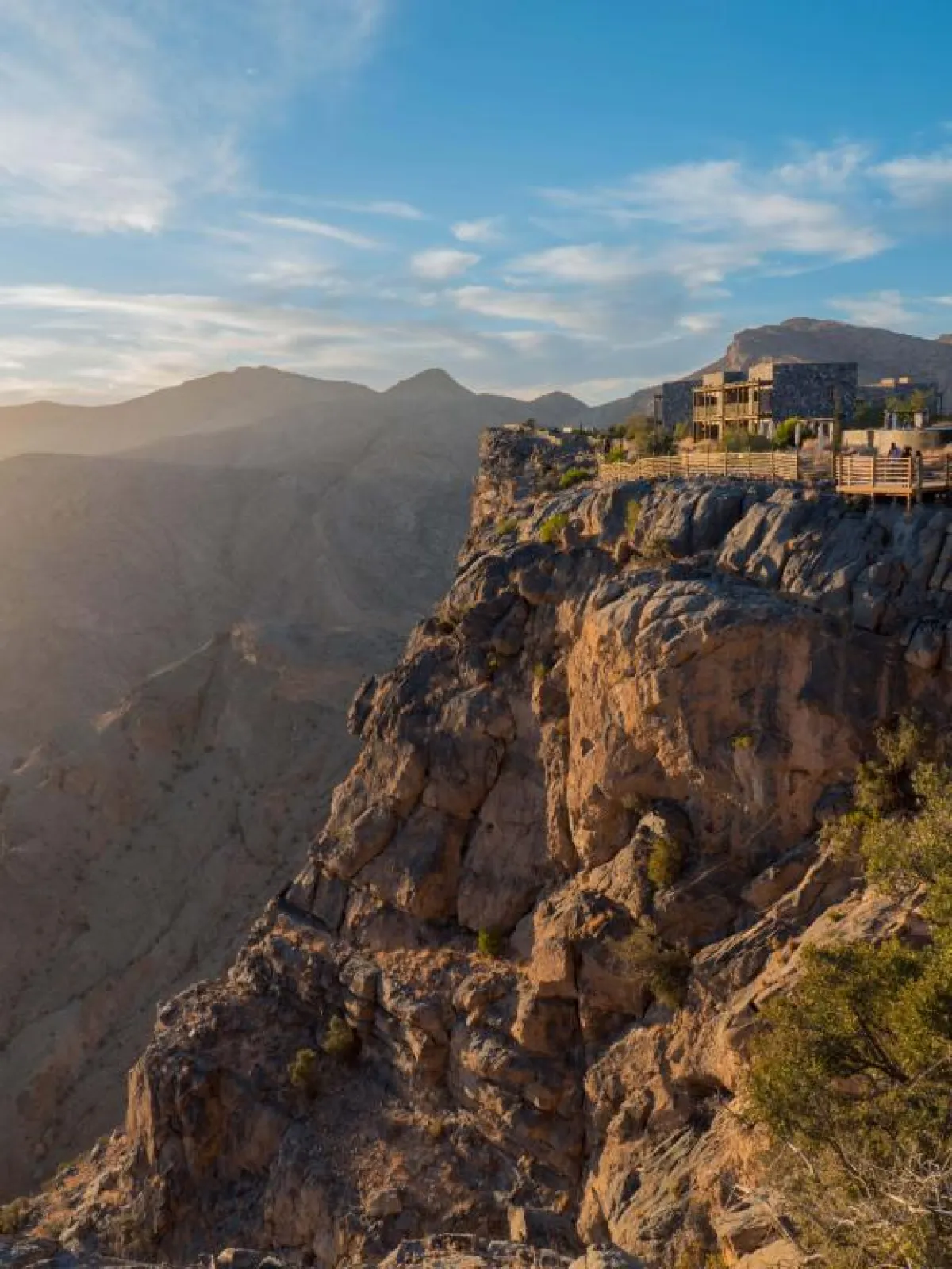 Hotel-on-the-cliffside.jpg