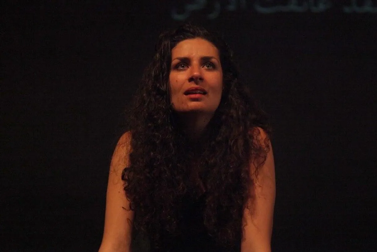 العاشقة من العرض الفرنسي.jpg