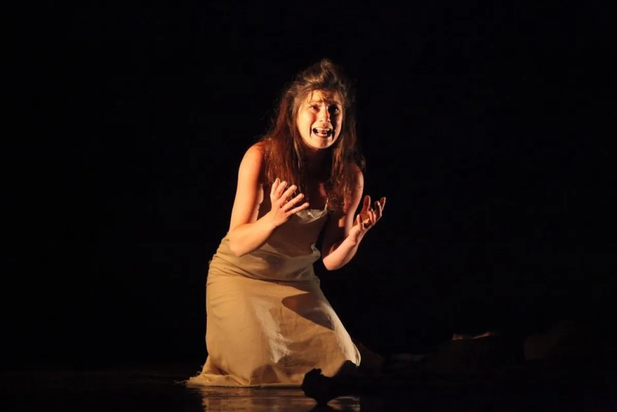 مونولوج لإحدى شخصيات العرض.jpg