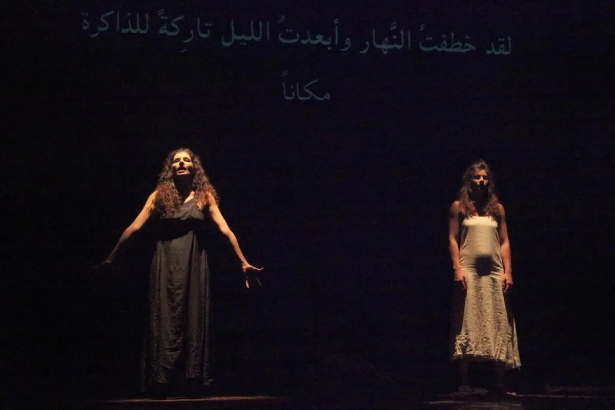 المشهد الختامي من عرض ليالي الخريف.jpg